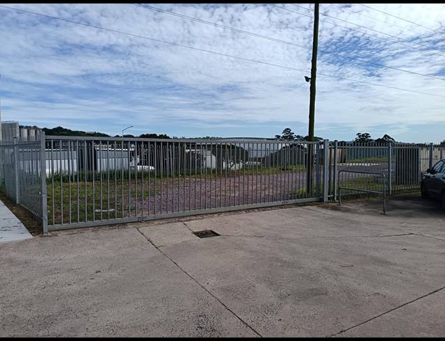 2,010M² INDUSTRIAL YARD TO LET IN NEW GERMANY